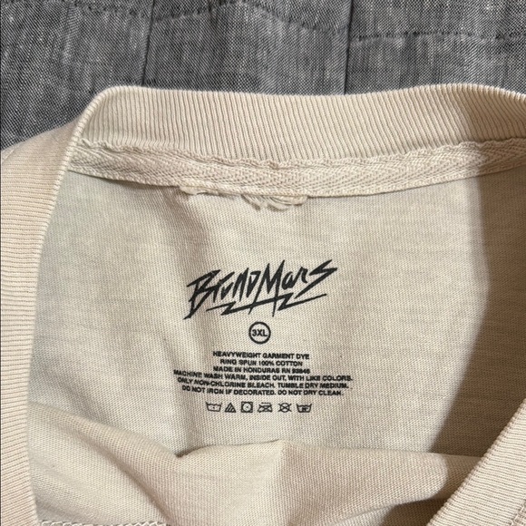 Bruno Mars live in Vegas Graphic Tee - Cream - Picture 2 of 3